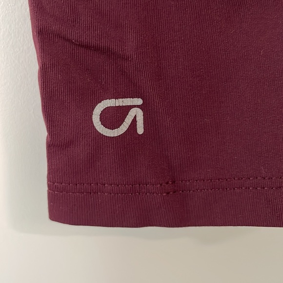 GapFit Cross-back Tank Top - Picture 3 of 8